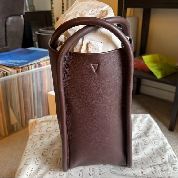 BNWT Kaeiu Leather Loop Tote in Bordeaux 🍷🍫♥️ - Picture 10 of 15